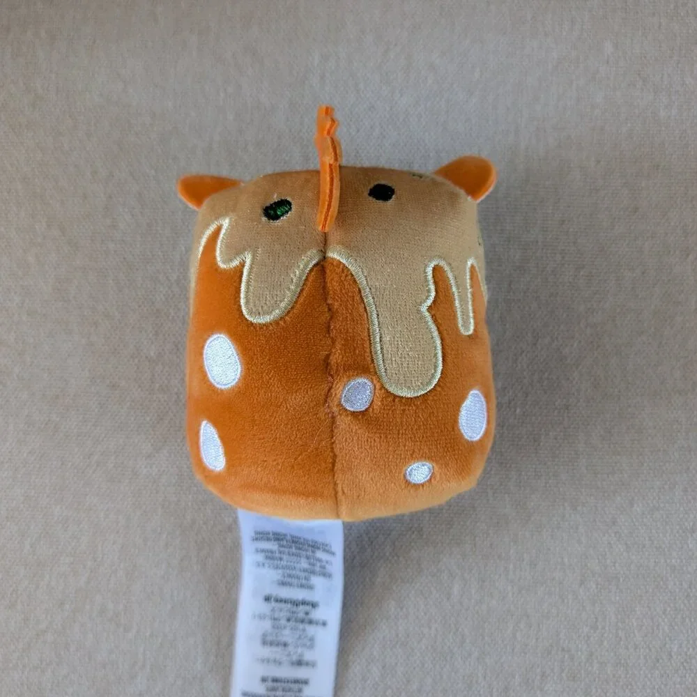 Mini Disney Munchlings 2023 Festive Fare Lion‎ King Pumbaa Salted Pretzel Bun